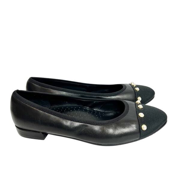 VANELO PEARL GOLD LEATHER BLACK GOLD WOMEN FLATS SIZE 7 - Picture 1 of 6